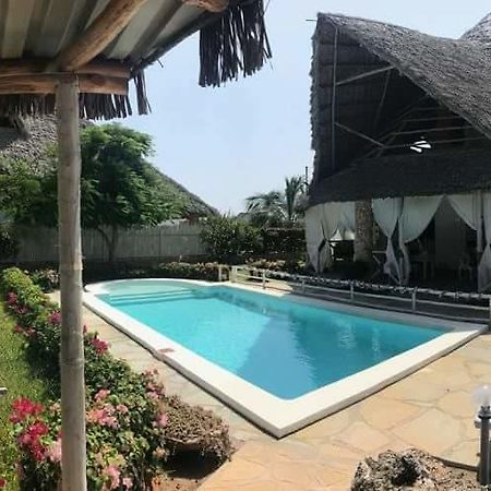 Nyumba Ya Afrika Acomodação com café da manhã Watamu Exterior foto
