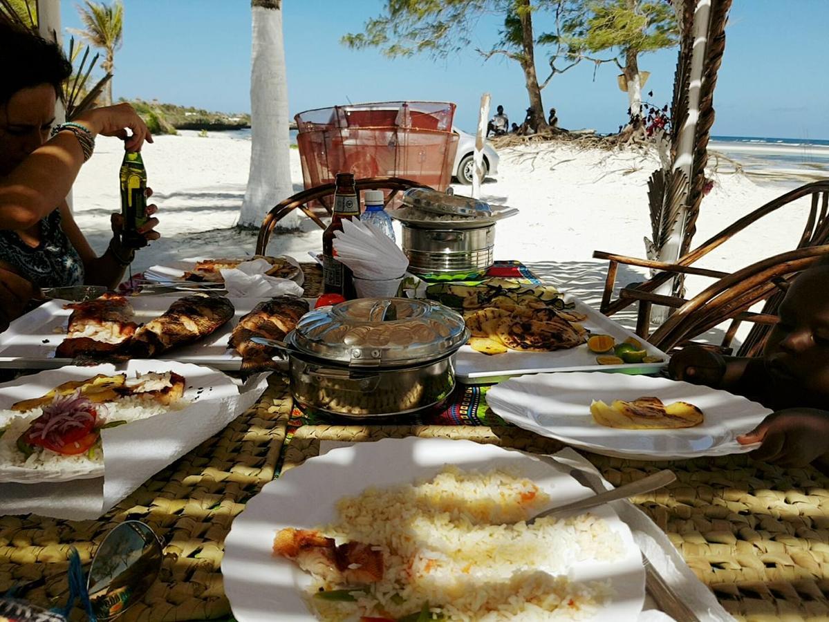Nyumba Ya Afrika Acomodação com café da manhã Watamu Exterior foto