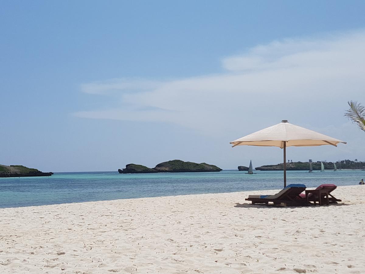 Nyumba Ya Afrika Acomodação com café da manhã Watamu Exterior foto