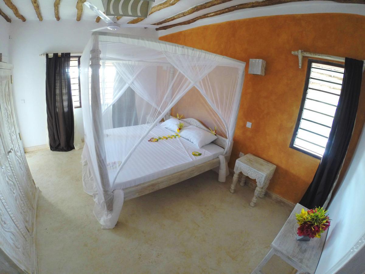 Nyumba Ya Afrika Acomodação com café da manhã Watamu Exterior foto