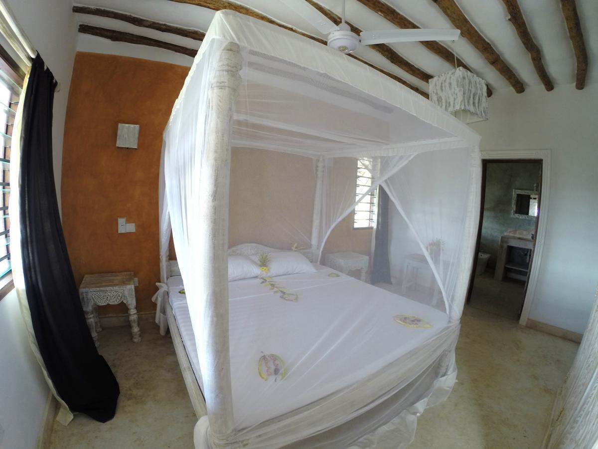 Nyumba Ya Afrika Acomodação com café da manhã Watamu Exterior foto