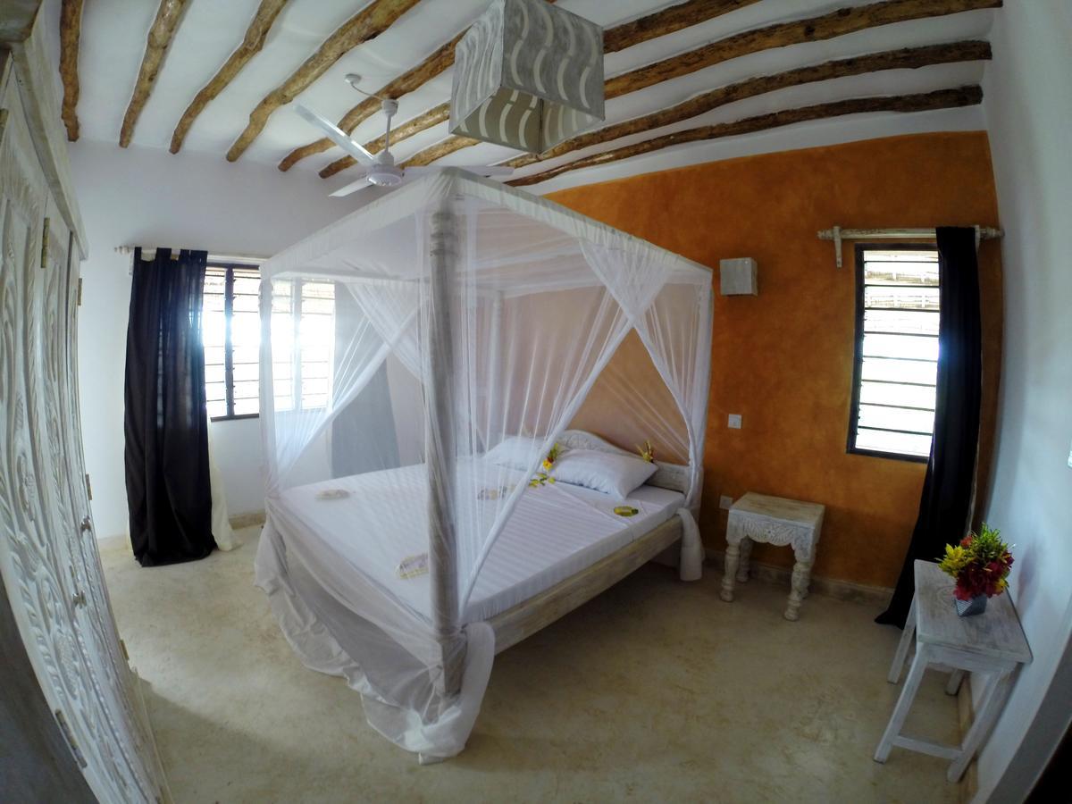 Nyumba Ya Afrika Acomodação com café da manhã Watamu Exterior foto
