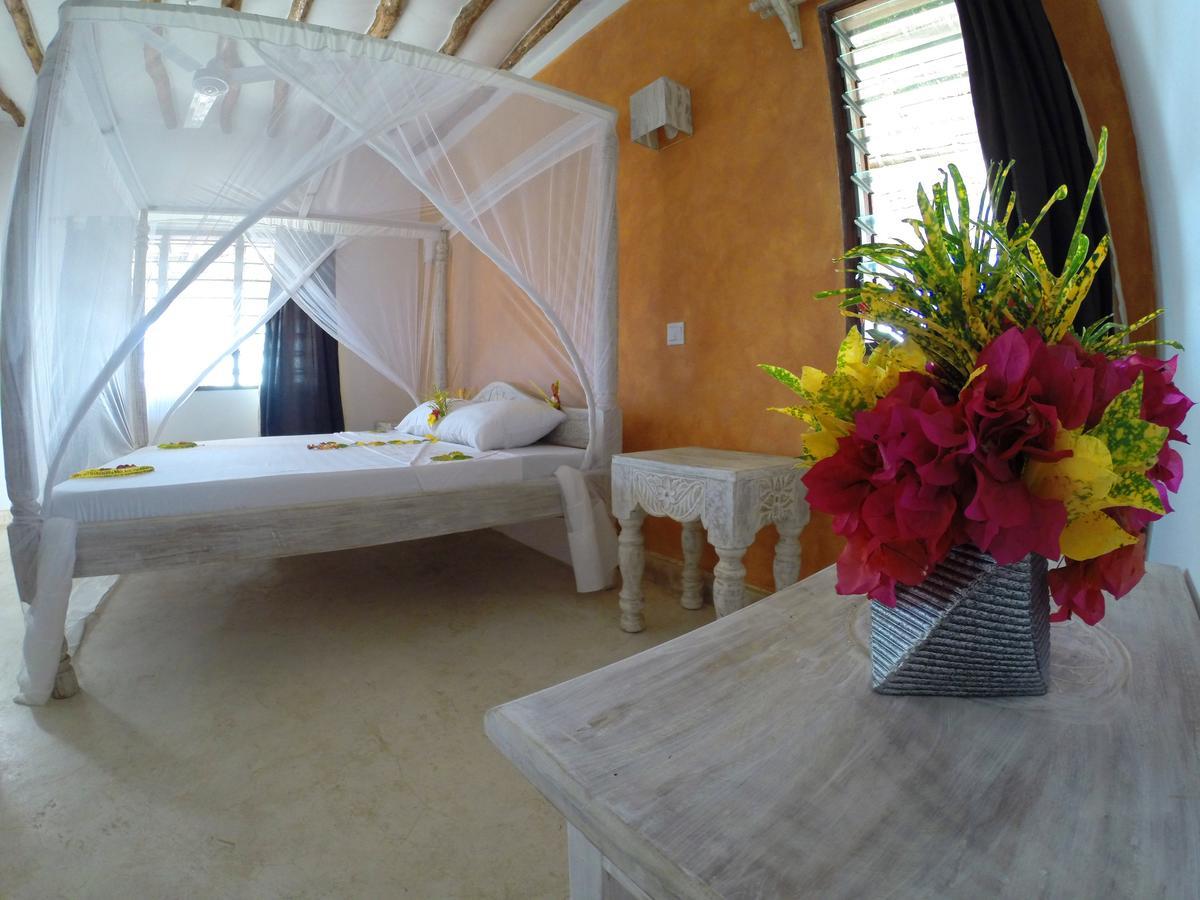 Nyumba Ya Afrika Acomodação com café da manhã Watamu Exterior foto