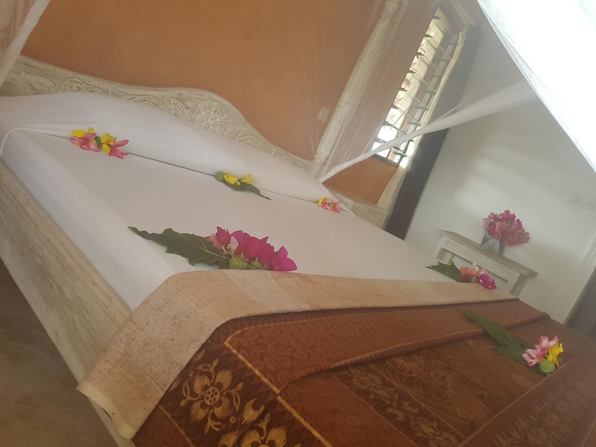 Nyumba Ya Afrika Acomodação com café da manhã Watamu Exterior foto